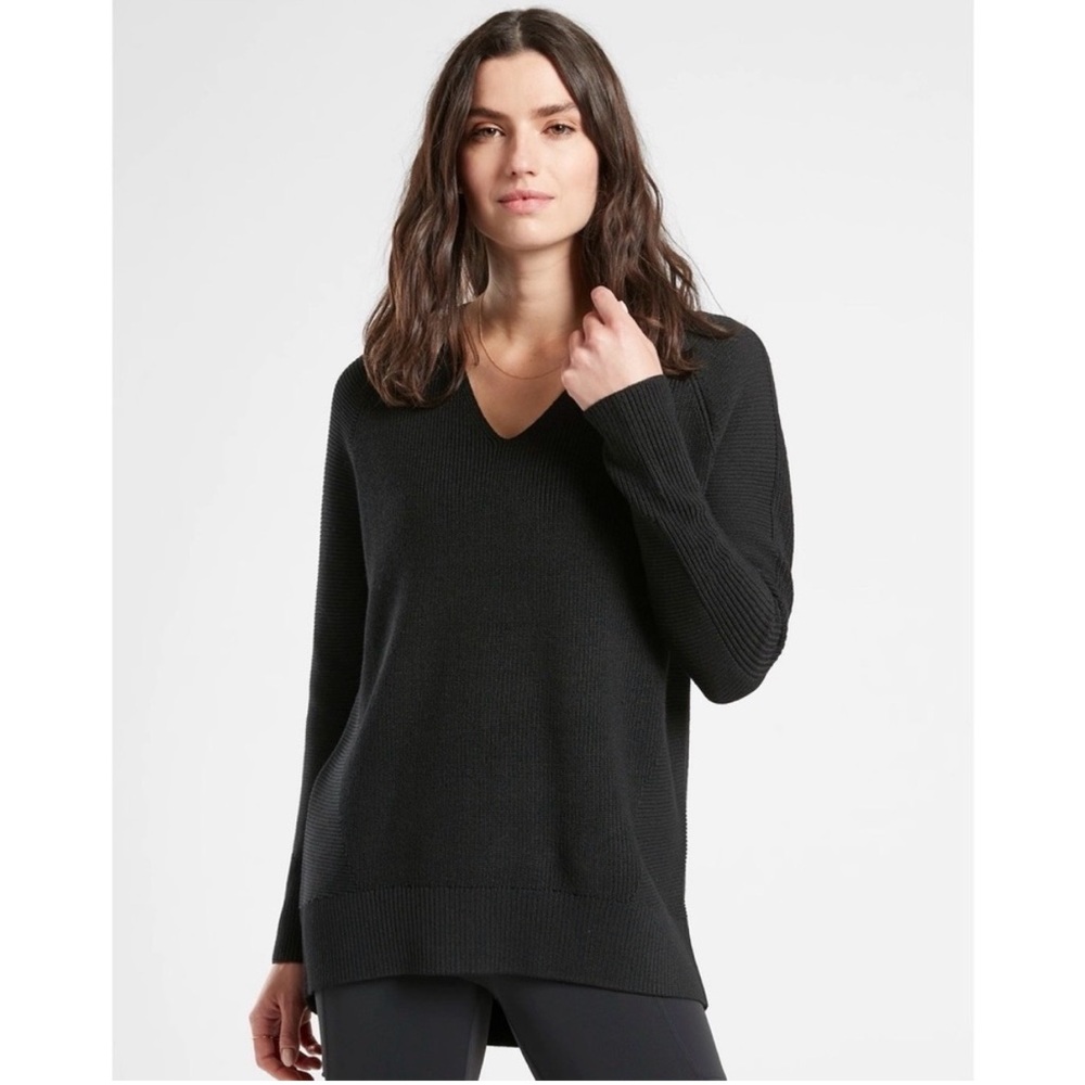 Athleta Black Wool Blend Tunic Sweater Minimalist Cozy Knit Pullover Size M